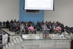 Novos diáconos e presbíteros foram consagrados na igreja