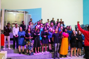 Culto Jovens Consagrados foi realizado no primeiro sábado de maio, confira as fotos