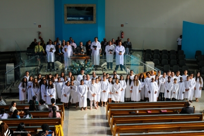 Batismo nas &Aacute;guas: mais de 50 novos membros desceram &agrave;s &aacute;guas no primeiro batismo de 2025