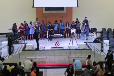 Muito louvor e adora&ccedil;&atilde;o na Noite Black 3