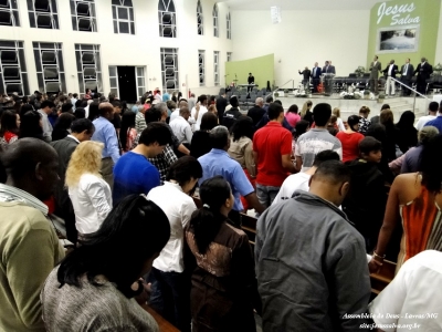 Igreja - lugar de comunh&atilde;o com Deus