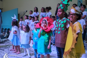 Crianças participam de Musical de Páscoa infantil