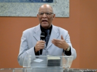 Pastor Cerqueira ministra mensagem sobre a miss&atilde;o de Jesus na terra